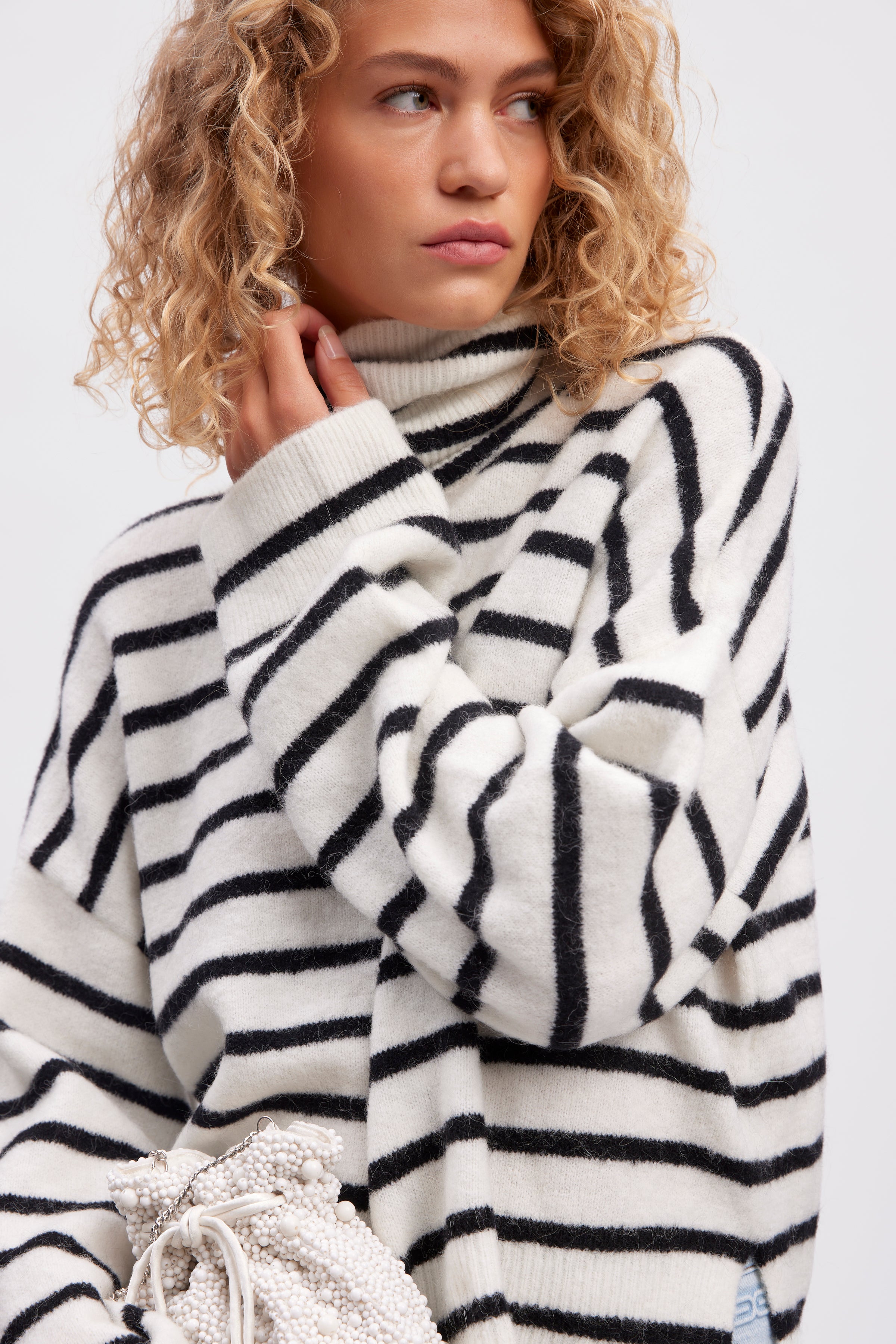 AlphaGZ striped rullekrave uldstriktrøje - Ivory Black Striped